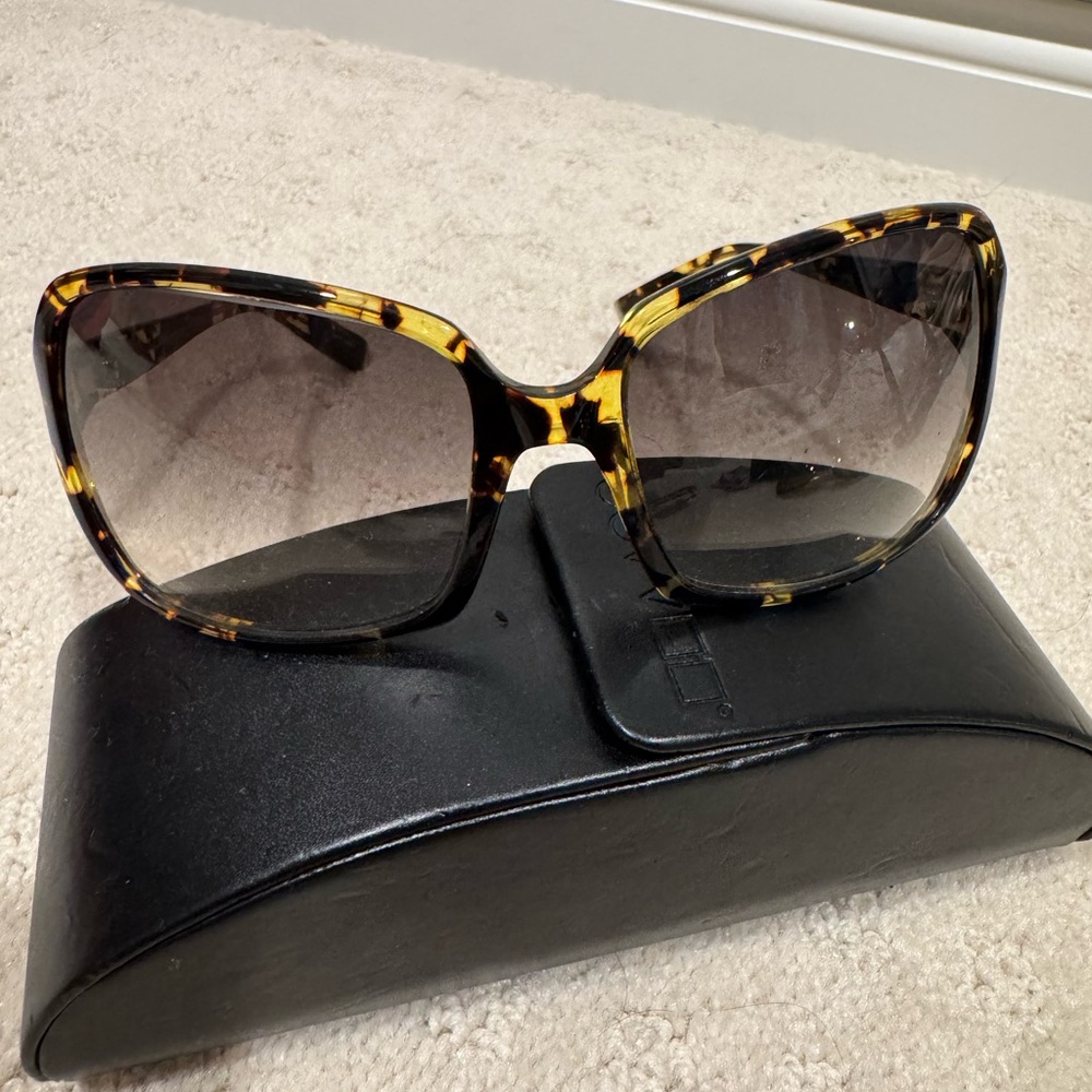 Oliver Peoples Tortoise Shell Sunglasses